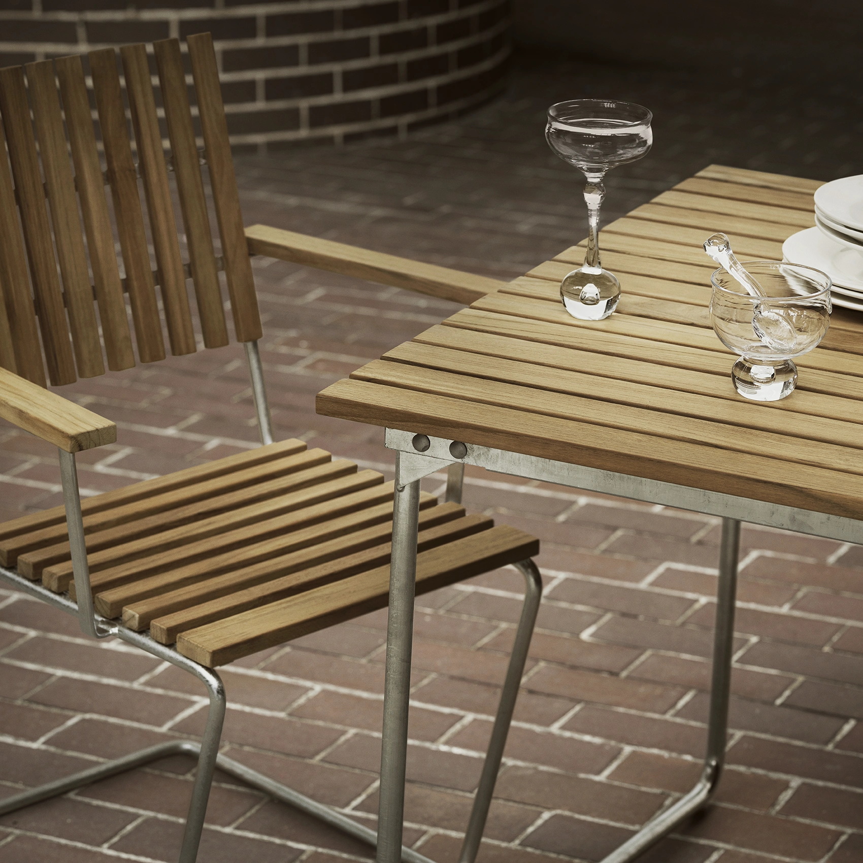 Bovik 150 matbord teak / varmförzinkad - 150x85 cm