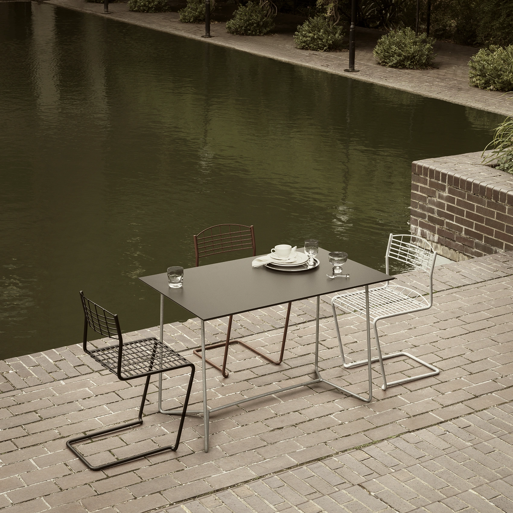 High-Tech bord grafitgrå/varmförzinkat 110x70 cm