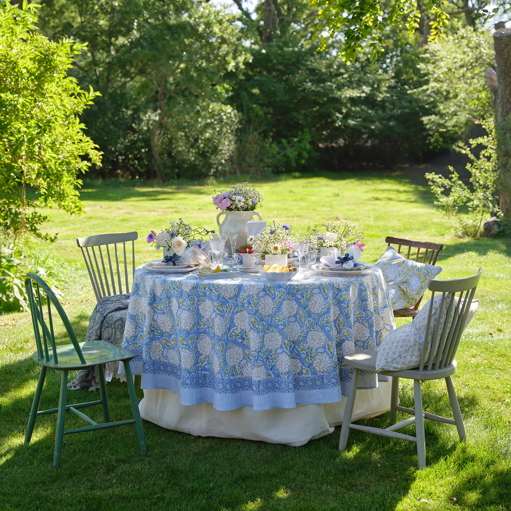 Bordsduk Eko Dahlia - blå/gul, Ø220 cm