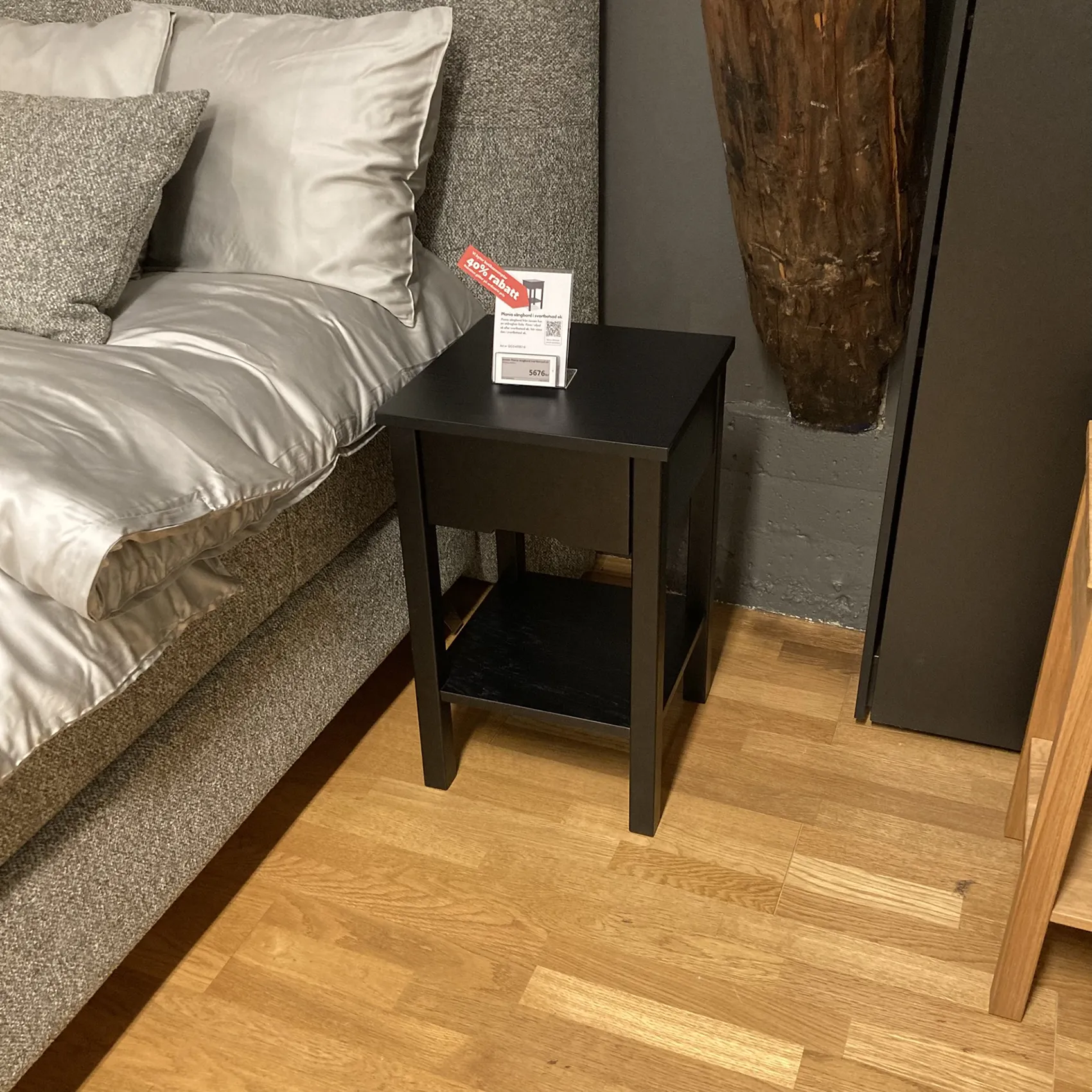 Jensen Plania sängbord i svartbetsad ek - 2-pack från butiken