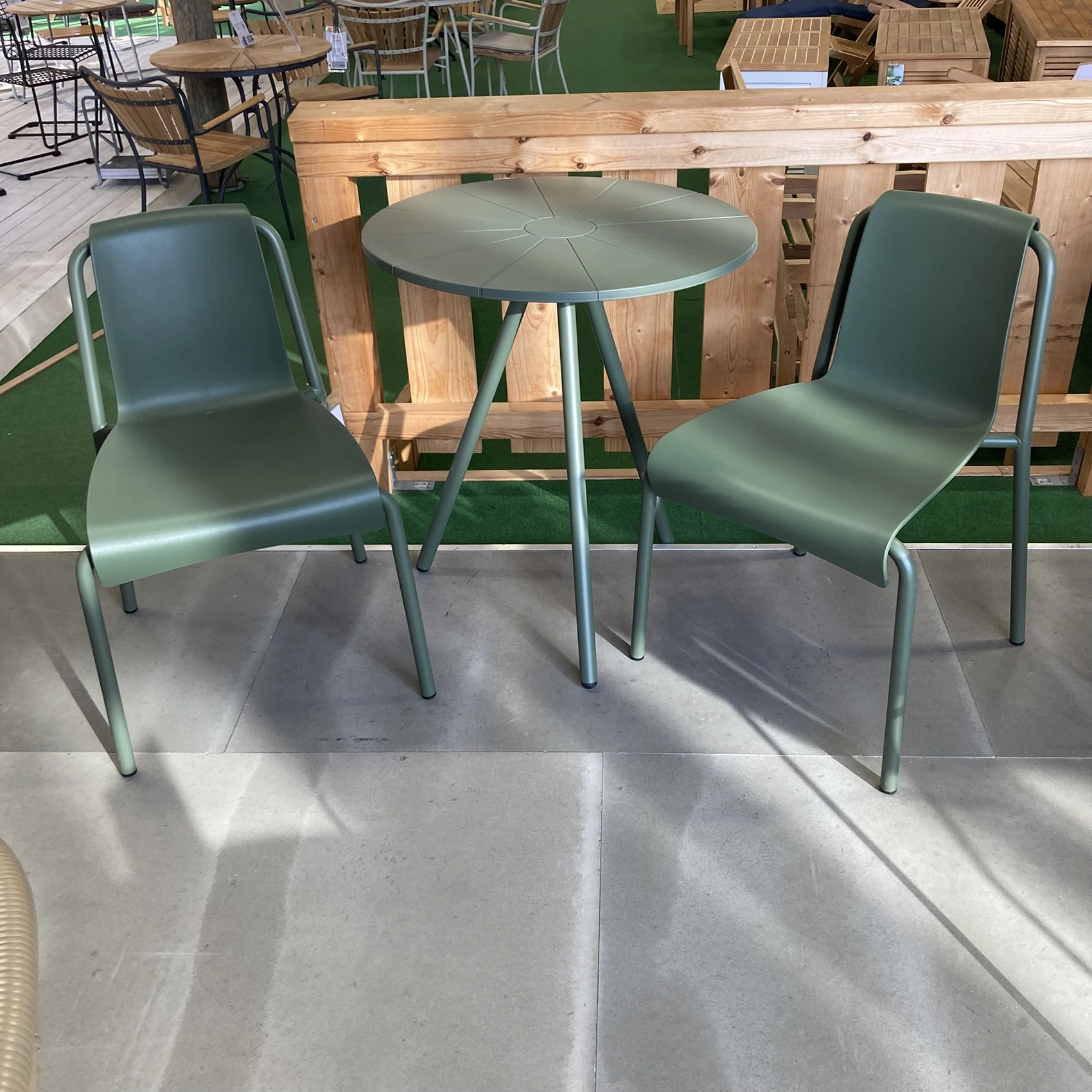 Nami cafégrupp olivgrön